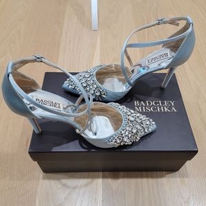 NWT Badgley Mischka Size 7.5 Baby/Powder Blue Heels/Stilettos